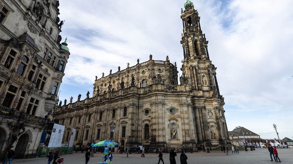 Die Katholische Hofkirche Dresden, offiziell Kathedrale Sanctissimae Trinitatis. / Foto: Daniel Schäfer/dpa