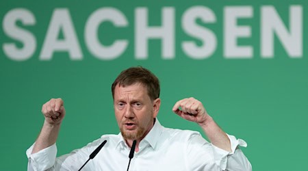 Michael Kretschmer (CDU), ministro presidente de Sajonia, habla en la conferencia estatal de su partido / Foto: Sebastian Kahnert/dpa