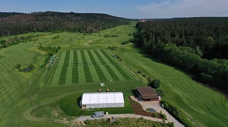 Ein Fußballplatz ist auf dem 45-Loch-Golfplatz des Spa & Golf Resort Weimarer Land vorbereitet. Am 4. Juni kommen die ersten Mitglieder der englischen Nationalmannschaft in Blankenhain an. / Foto: dpa
