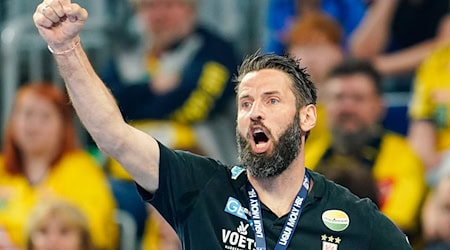 Magdeburg's coach Bennet Wiegert gestures / Photo: Uwe Anspach/dpa