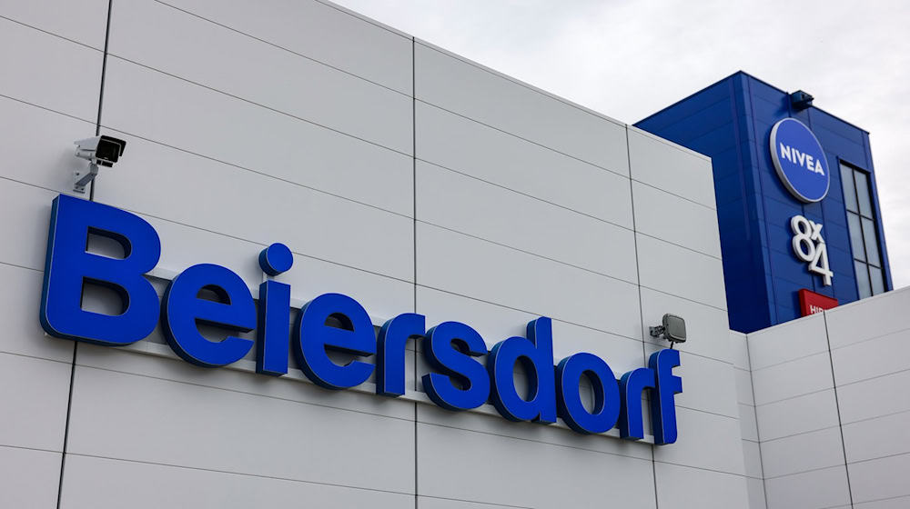 Beiersdorf wants to have a new logistics center built in the north of Leipzig. (Archive image) / Photo: Jan Woitas/dpa