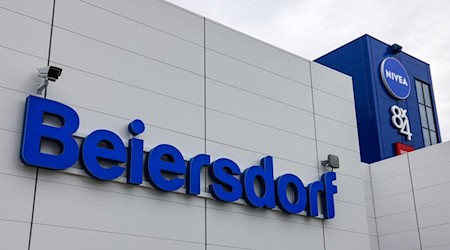 Beiersdorf wants to have a new logistics center built in the north of Leipzig. (Archive image) / Photo: Jan Woitas/dpa