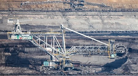 Como parte de la eliminación progresiva del carbón, se van a crear 5.000 nuevos puestos de trabajo en instalaciones federales de las cuencas carboníferas. Aún no están todos disponibles. (Imagen de archivo) / Foto: Jan Woitas/dpa