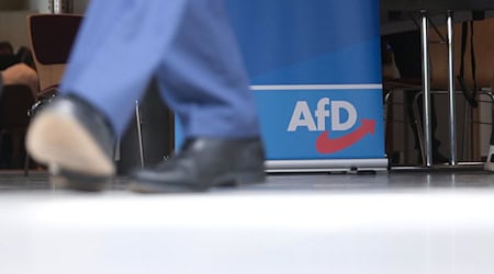 At the end of 2023, the Office for the Protection of the Constitution classified the Saxon state association of the AfD as a confirmed right-wing extremist organization. (Archive image) / Photo: Sebastian Willnow/dpa