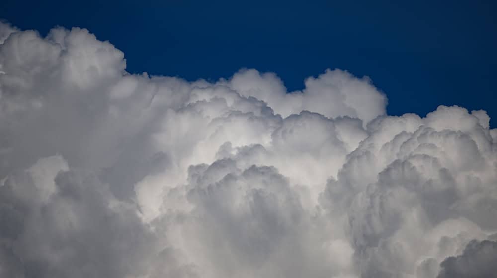 Der Sommer in Sachsen bleibt wechselhaft (Foto: Illustration) / Foto: Robert Michael/dpa