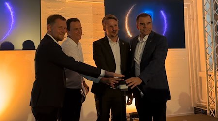 From left to right: Michael Kretschmer (CDU, MP of Saxony), Kevin Laustin (President), Daniel Bock (CEO), Martin Kelterer (COO) (Image: Thomas Wolf)