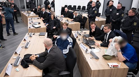 Im Mai 2023 hatte das Landgericht Dresden insgesamt fünf junge Männer zu mehrjährigen Freiheitsstrafen verurteilt (Archivbild) / Foto: Sebastian Kahnert/dpa-Pool/dpa