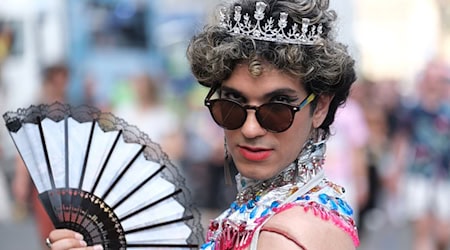 Participants at Christopher Street Day in Leipzig / Photo: Sebastian Willnow/dpa