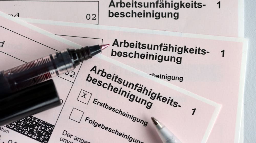 The sickness rate remains high in Saxony. (Symbolic image) / Photo: Jens Büttner/dpa-Zentralbild/dpa