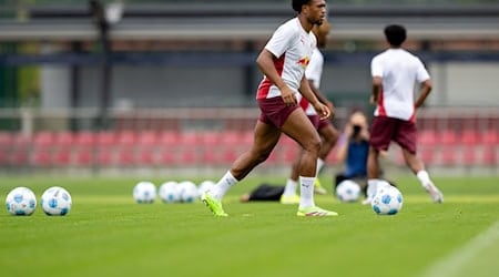 Openda marcó el 2:0 en el ensayo contra el Aston Villa / Foto: Hendrik Schmidt/dpa