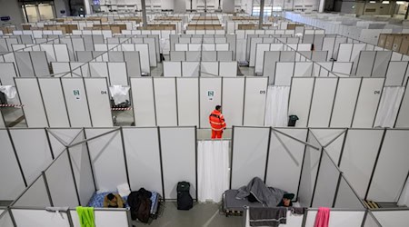 Dresden: Expenditure on benefits for asylum seekers has also risen sharply in Saxony, leading to a debate. (Archive photo) / Photo: Robert Michael/dpa