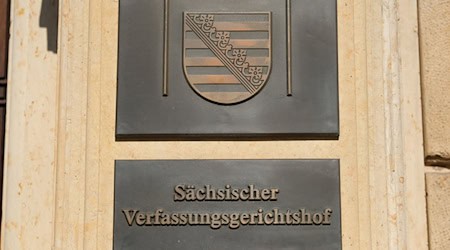 The left-wing parties want to sue for their right to ask questions in the state parliament at the Constitutional Court in Leipzig. (Symbolic photo) / Photo: Sebastian Willnow/dpa-Zentralbild/dpa