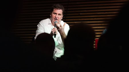 Ilko-Sascha Kowalczuk, historian and journalist, discusses in Chemnitz. The discussion series "You're still allowed to say that - freedom of opinion and democracy" has started in the city in western Saxony. / Photo: Hendrik Schmidt/dpa