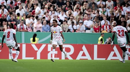 Nusa scores his first goal on his first outing / Photo: Fabian Strauch/dpa