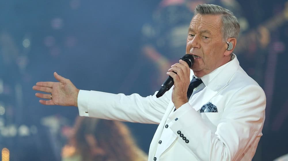 Roland Kaiser at the "Kaisermania" concert in Dresden (here on July 26, 2024). All shows were and are sold out / Photo: Sebastian Willnow/dpa