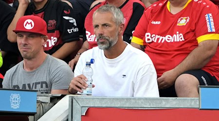 The emotional Leipzig coach was shown a yellow-red card. / Photo: Federico Gambarini/dpa