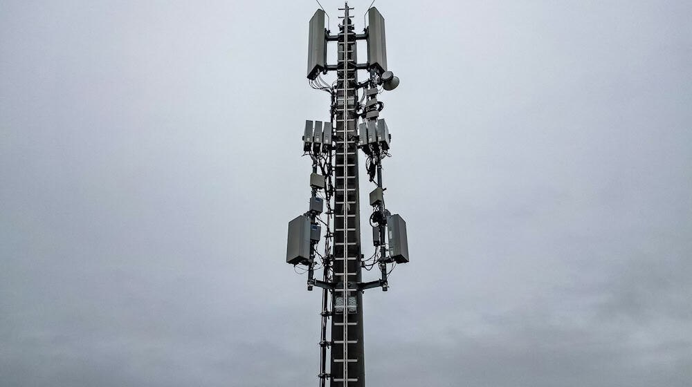 Sachsen und die ehemalige Vodafone-Tochtergesellschaft Vantage Towers Germany schließen eine Rahmenvereinbarung zur Bereitstellung von Liegenschaften des Freistaates für den Ausbau der Mobilfunknetze. (Symbolbild) / Foto: Jan Woitas/dpa