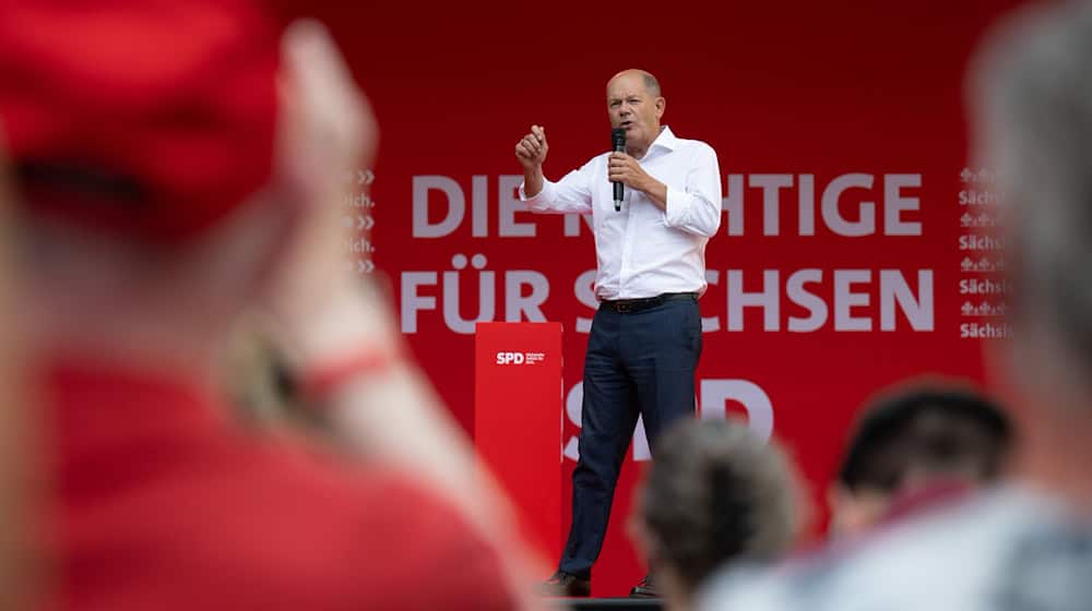 Bundeskanzler Olaf Scholz (SPD) betonte in Chemnitz, dass es bei der Migration sowohl Offenheit, als auch klare Regelungen brauche. / Foto: Hendrik Schmidt/dpa