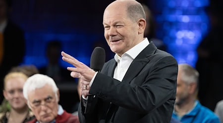 Dresden: Bundeskanzler Olaf Scholz hat bei einem Besuch in Dresden die Raketenstationierung in Deutschland verteidigt. (Archivbild)  / Foto: Sebastian Kahnert/dpa