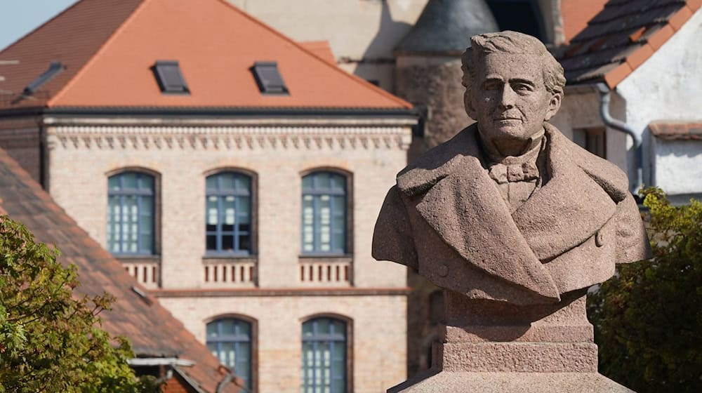 Die Stadt Wettin-Löbejün soll zum «Landmusikort des Jahres 2024» ausgezeichnet werden. (Archivbild) / Foto: Peter Endig/dpa-Zentralbild/dpa