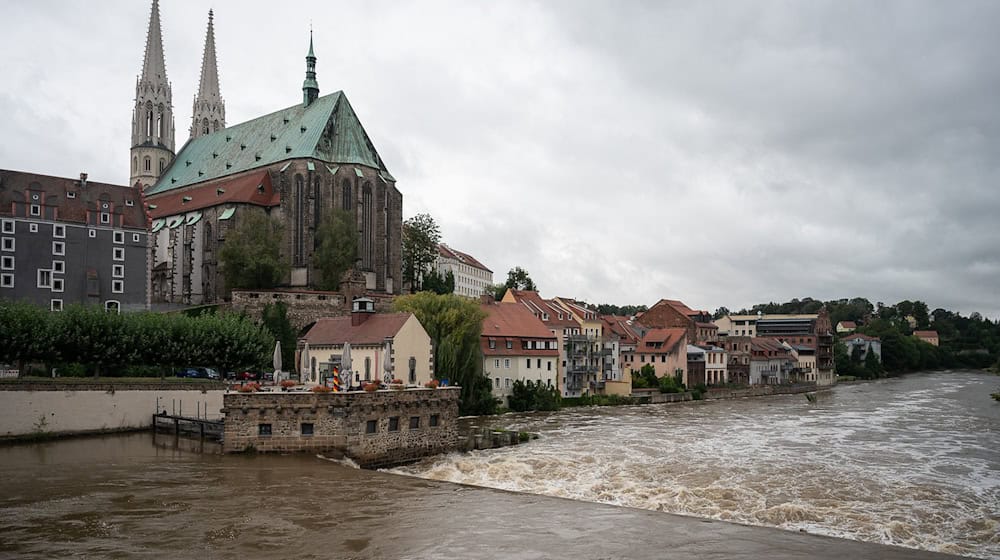 Alarmstufe 3 nicht ausgeschlossen: Auch in Görlitz ist in den kommenden Tagen weiter mit Hochwasser zu rechnen. / Foto: Paul Glaser/dpa