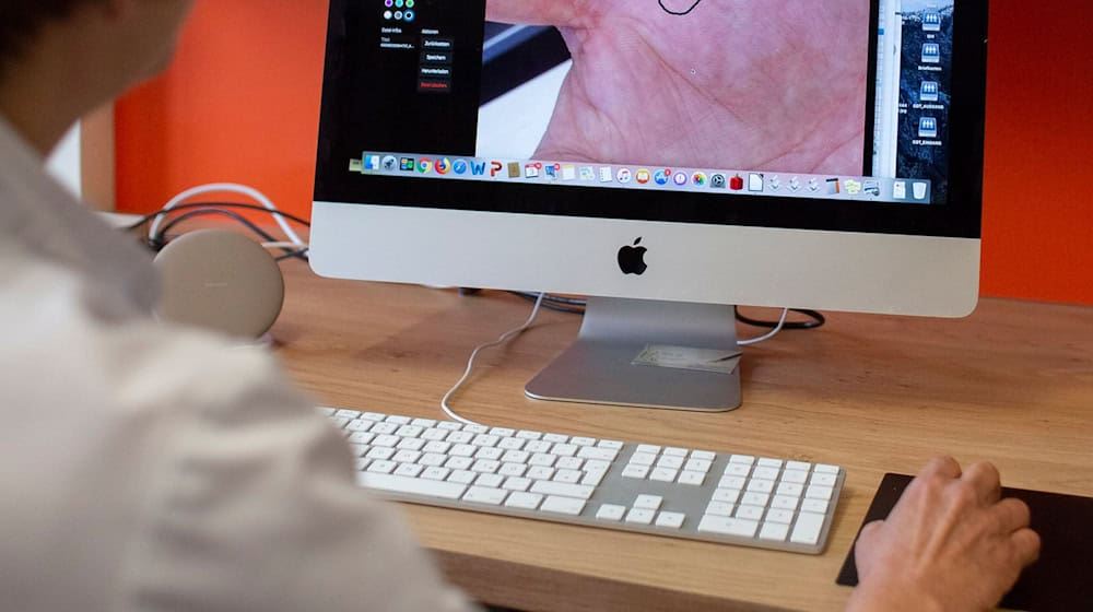 Barmer Krankenkasse is in favor of expanding video consultations with doctors. (Photo illustration) / Photo: Christoph Soeder/dpa-Zentralbild/dpa