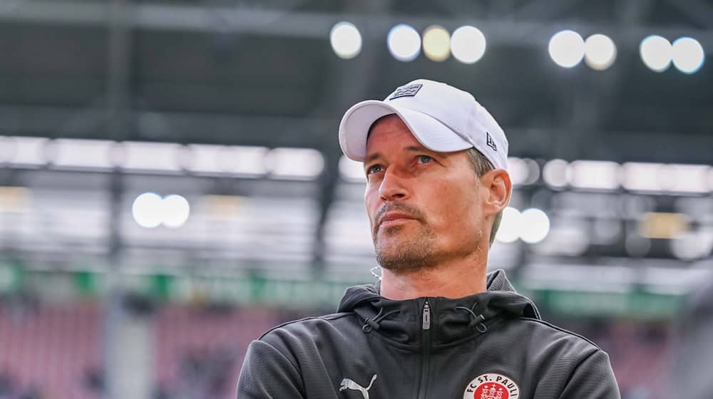 Dźěłaše wosom lět dołho za přichodneho přećiwnika RB Lipsk: St.-Pauli-trenar Alexander Blessin. / Foto: Harry Langer/dpa