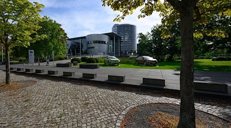 Die Gläserne VW-Manufaktur ist Schauplatz des Deutsch-Koreanischen Forums. (Archivbild) / Foto: Robert Michael/dpa