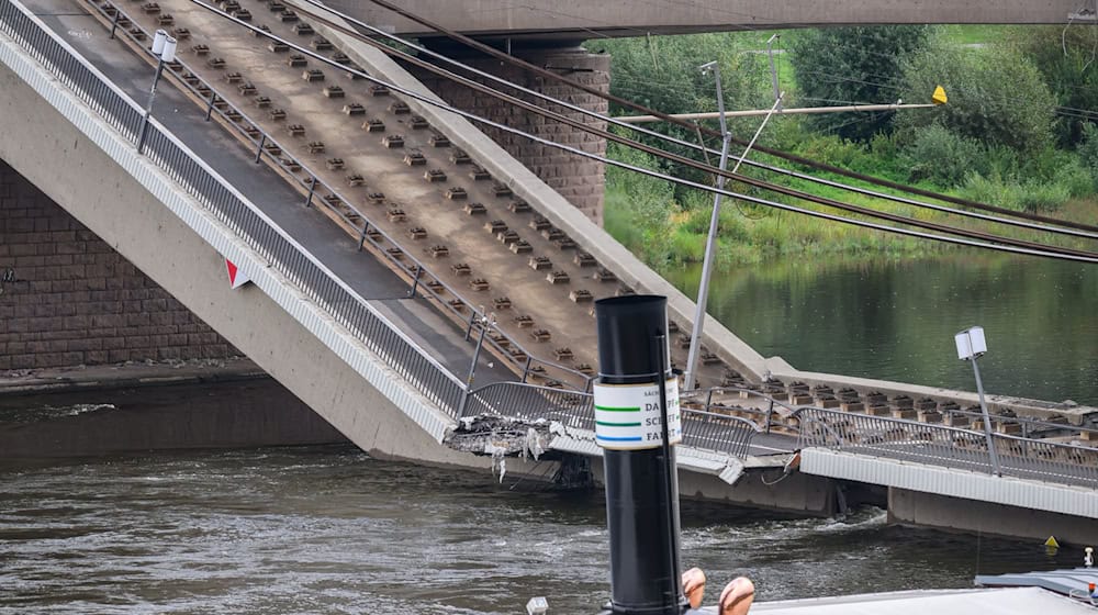 The search for the cause of the collapse is underway / Photo: Robert Michael/dpa