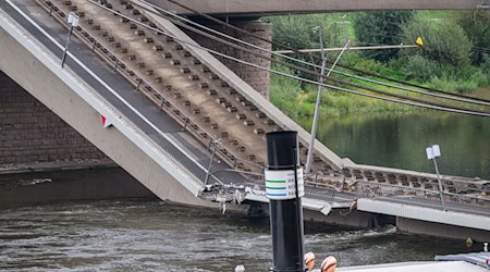 The search for the cause of the collapse is underway / Photo: Robert Michael/dpa