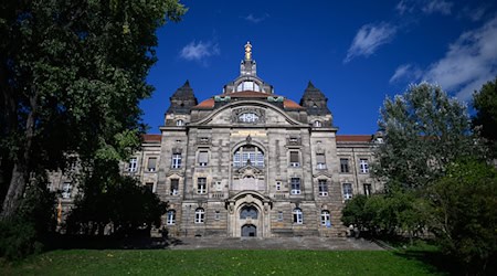 In Dresden sind CDU, BSW und SPD zu einem weiteren Gespräch über eine Regierungsbildung zusammengekommen. / Foto: Robert Michael/dpa