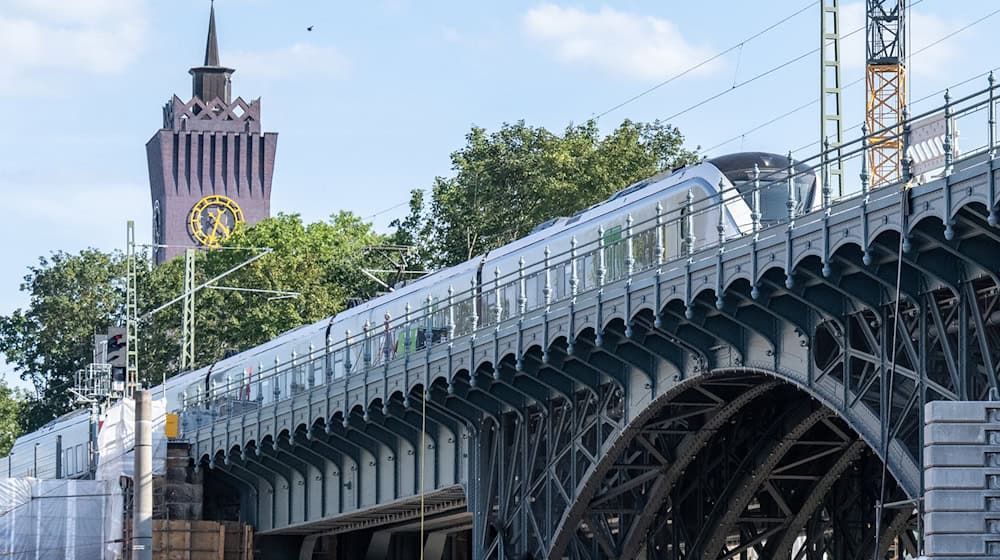 Renovation instead of demolition: The renovation of the more than 110-year-old Chemnitz viaduct as part of the Chemnitz railroad arch has been completed. / Photo: Hendrik Schmidt/dpa