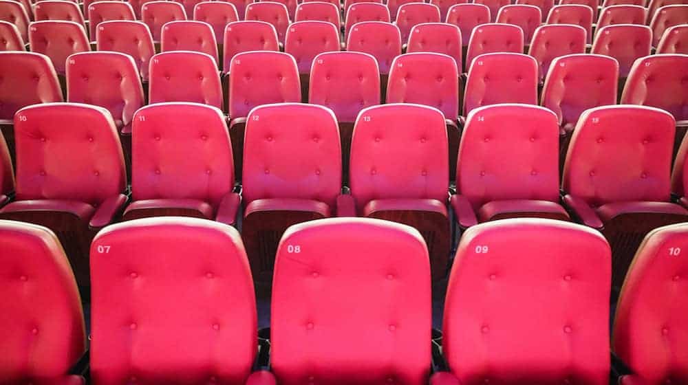 Rows of seats in a movie theater / Photo: Oliver Berg/dpa