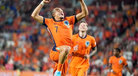 Xavi Simons celebra su gol contra Bosnia y Herzegovina / Foto: Peter Dejong/AP/dpa