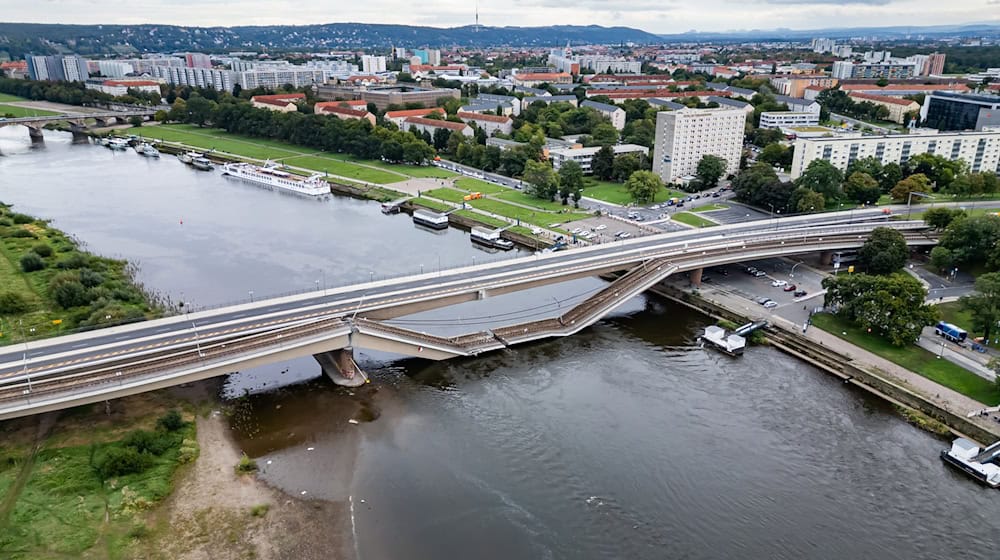 Ein Teil der Carolabrücke in Dresden war eingestürzt. Der Unions-Fraktionsvize fordert Maßnahmen. / Foto: Robert Michael/dpa