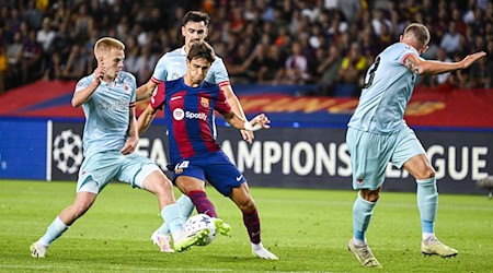 Arthur Vermeeren (l) spielte für Antwerpen bereits in der Champions League. / Foto: Tom Goyvaerts/Belga/dpa