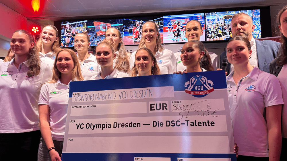 Team VC Olympia Dresden with board member Thomas Kettmann (top right), picture: Thomas Wolf