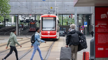 Verkehrsverbund Mittelsachsen is investing around 234 million euros in a new depot and new trains for the Chemnitz model (archive photo) / Photo: Hendrik Schmidt/dpa