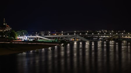 Ein weiterer Abschnitt der Carolabrücke in Dresden ist abgestürzt.  / Foto: Robert Michael/dpa