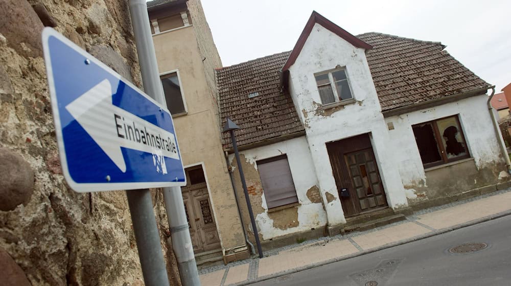 Přeco hišće wotpućuja młodźi ludźo z wuchoda / Foto: Stefan Sauer/dpa-centralny wobraz/dpa