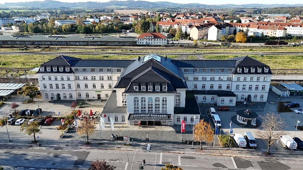 Impressed the jury with its "bright and open interior": Bautzen station. (Photo production) / Photo: Sebastian Kahnert/dpa