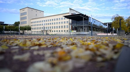 «Ziel ist die Erarbeitung von Grundlagen für ein zukünftiges Pandemie-Krisenmanagement im Freistaat Sachsen», heißt es in dem Dokument. (Archivbild) / Foto: Robert Michael/dpa