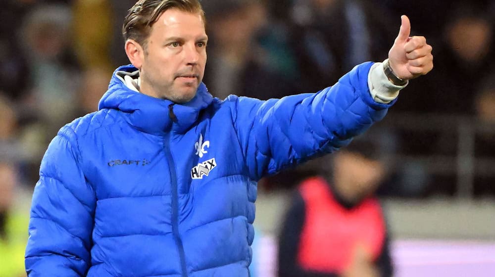 Florian Kohfeldt, entrenador del Darmstadt, espera alcanzar los octavos de final de la Copa de la DFB / Foto: Uli Deck/dpa