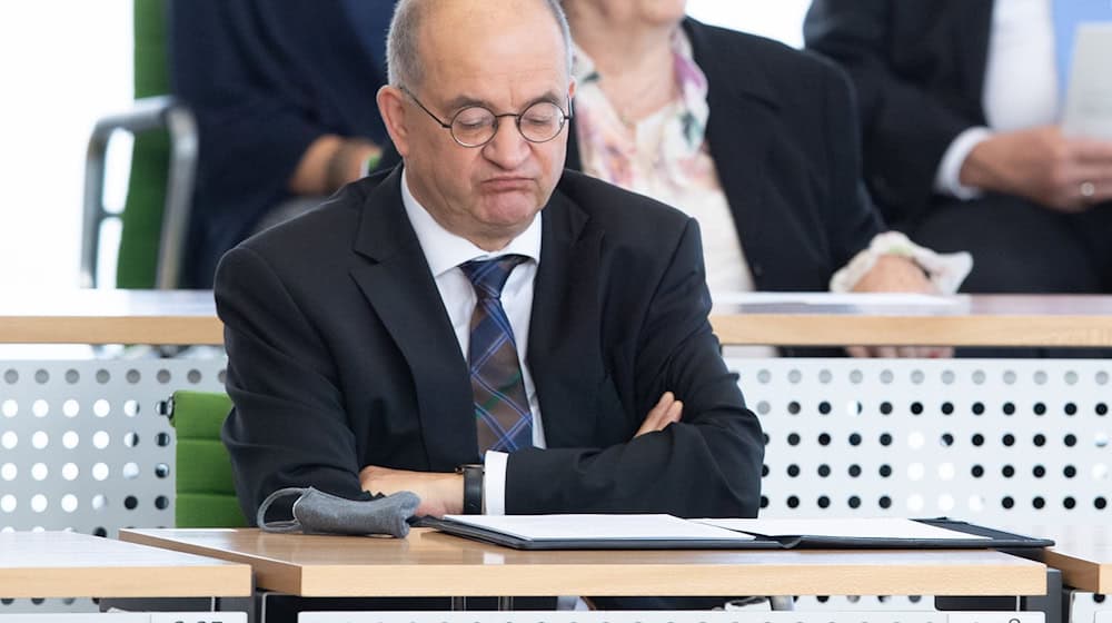 Der frühere CDU-Bundestagsabgeordnete Arnold Vaatz ist strikt gegen eine Koalition mit dem BSW (Archivbild). / Foto: Sebastian Kahnert/dpa-Zentralbild/dpa