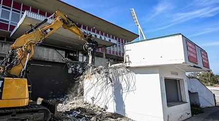 Zwottorhanje stadiona je dwělomne. / Foto: Jens Kalaene/dpa