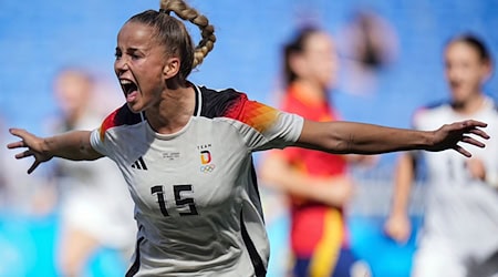 Bayern star Gwinn talks about discriminatory experiences as a young female footballer / Photo: Laurent Cipriani/AP/dpa