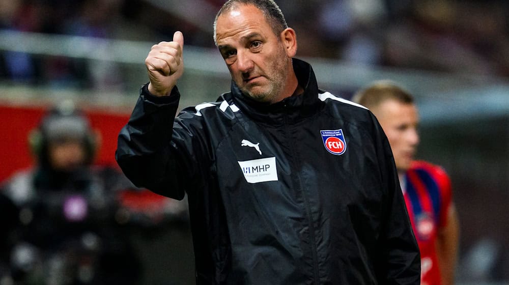 Heidenheim coach Frank Schmidt has no personnel worries. / Photo: Tom Weller/dpa