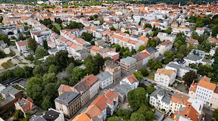 Die deutsch-polnische Grenzstadt Görlitz-Zgorzelec aus der Vogelperspektive. (Archivbild) / Foto: Robert Michael/dpa