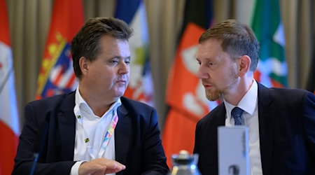 Heads of government meet with disability representatives to improve inclusion. / Photo: Hendrik Schmidt/dpa