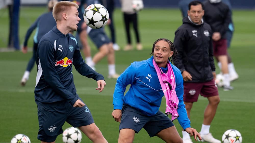 Xavi Simons (r.) könnte für Leipzig zum Unterschiedsspieler gegen Liverpool werden. / Foto: Hendrik Schmidt/dpa